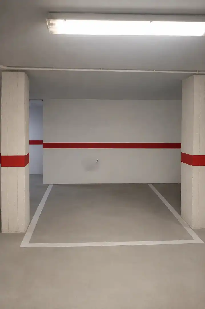 Parkplatz von Garage zur Miete in Valencia