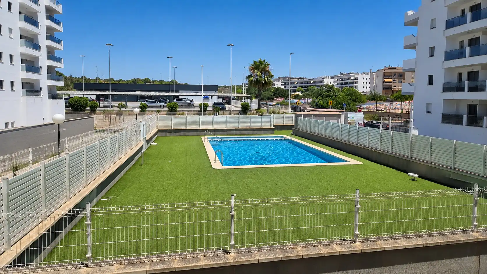 Flat with pool for sale in Santa Pola ciudad