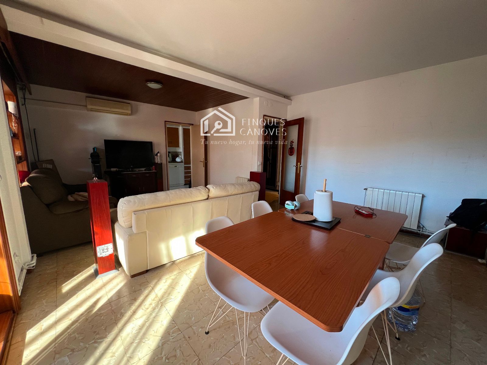Living room of Flat for sale in Girona Capital  with Heating, Terrace and Furnished