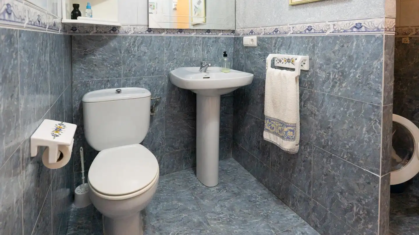 Baño de Casa adosada en venta en Santa Pola con Terraza, Piscina y Amueblado