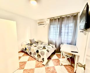 Bedroom of Flat to share in  Sevilla Capital  with Furnished and Internet