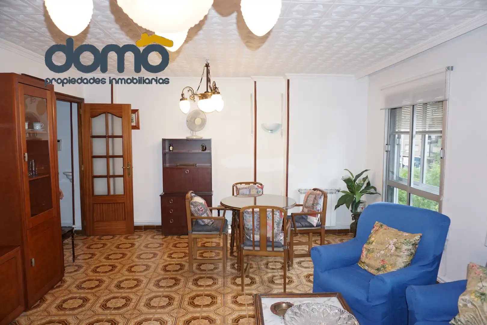 Vista exterior de Piso para compartir en Granada con Amueblado, Horno y Lavadora