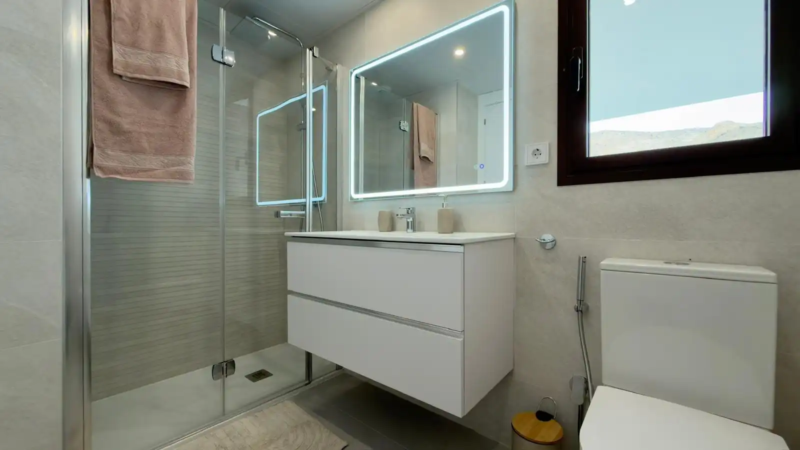 Bany de Apartament de lloguer en Finestrat amb Aire condicionat, Jardí privat i Terrassa