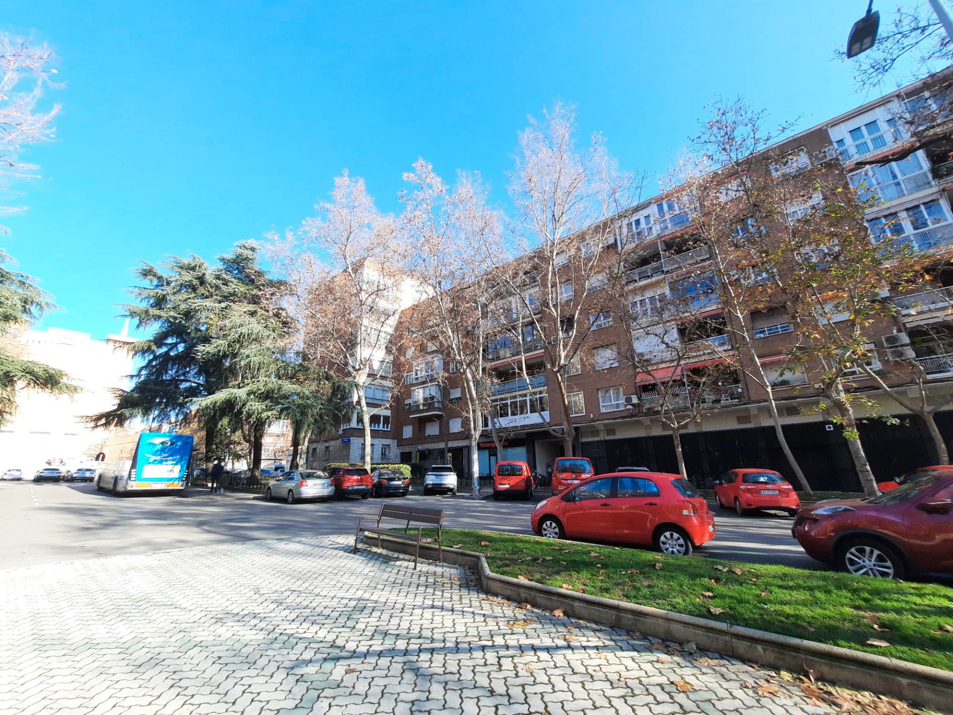 Vista exterior de Pis en venda en  Madrid Capital amb Calefacció, Parquet i Terrassa