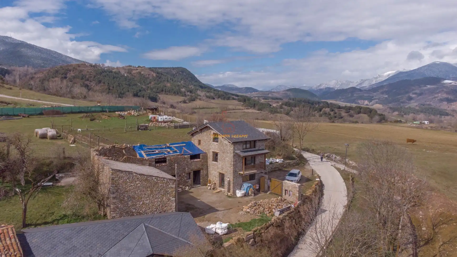 Vista exterior de Casa o xalet en venda en Bellver de Cerdanya amb Jardí privat, Traster i Balcó