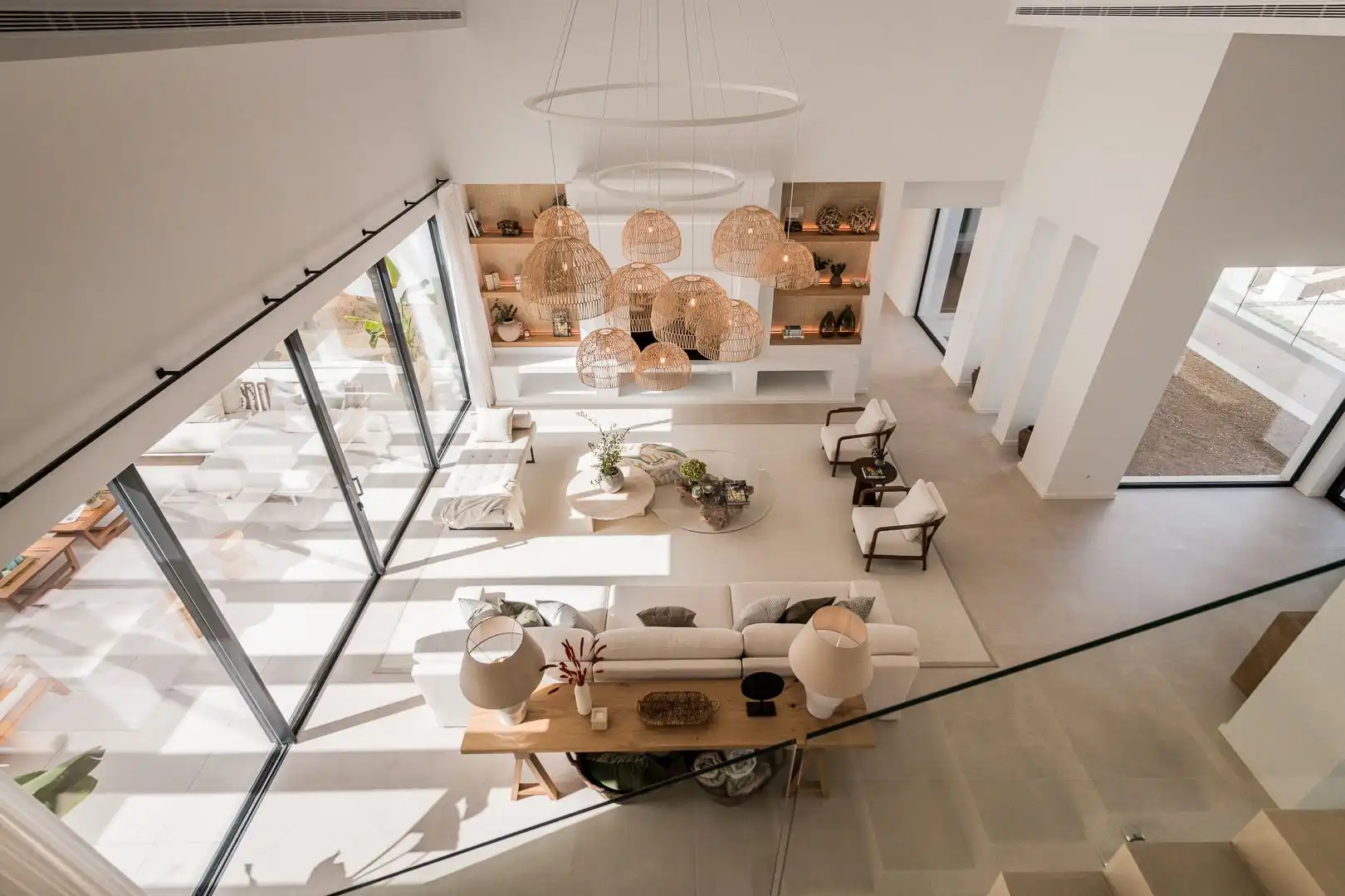 Sala d'estar de Casa o xalet en venda en Estepona amb Aire condicionat, Terrassa i Piscina