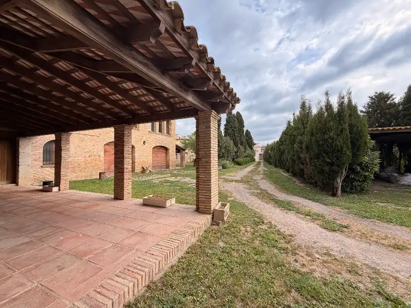 Casa con terraza en venta en Carrer de Figueres, imagen 14