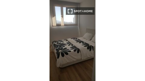 Foto 2 de Habitació a Sant Joan Baptista, Sant Adrià de Besòs