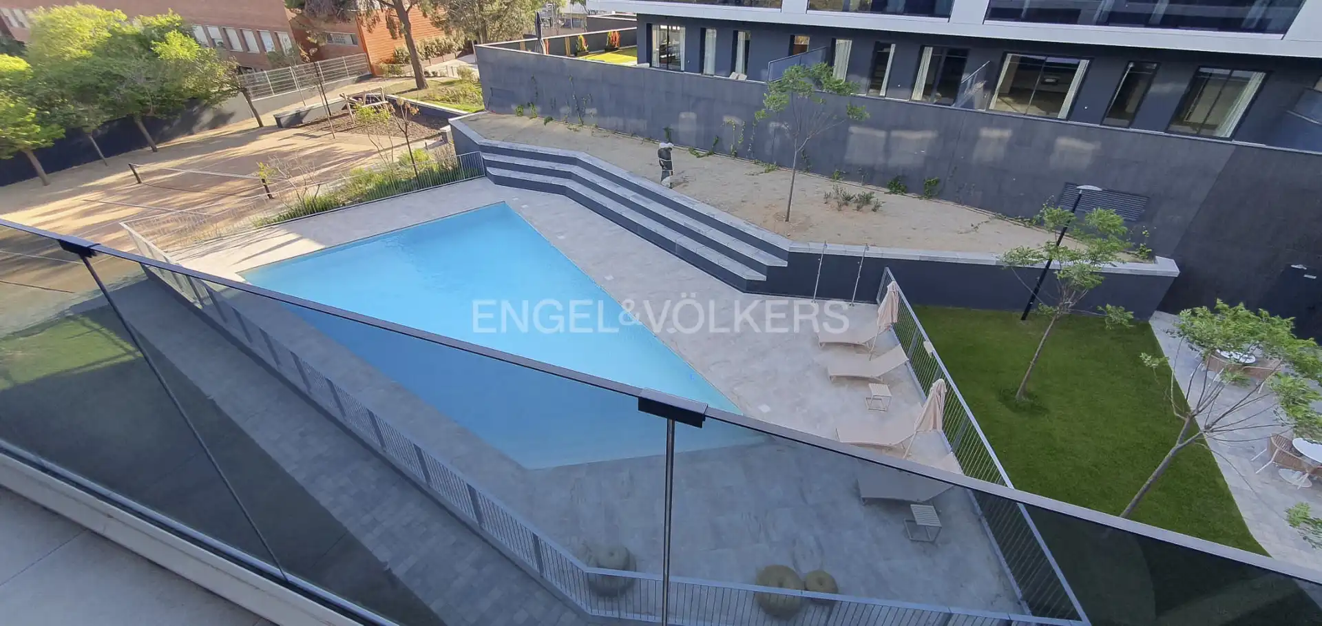 Schwimmbecken von Wohnung zur Miete in Esplugues de Llobregat mit Klimaanlage, Heizung und Parkett