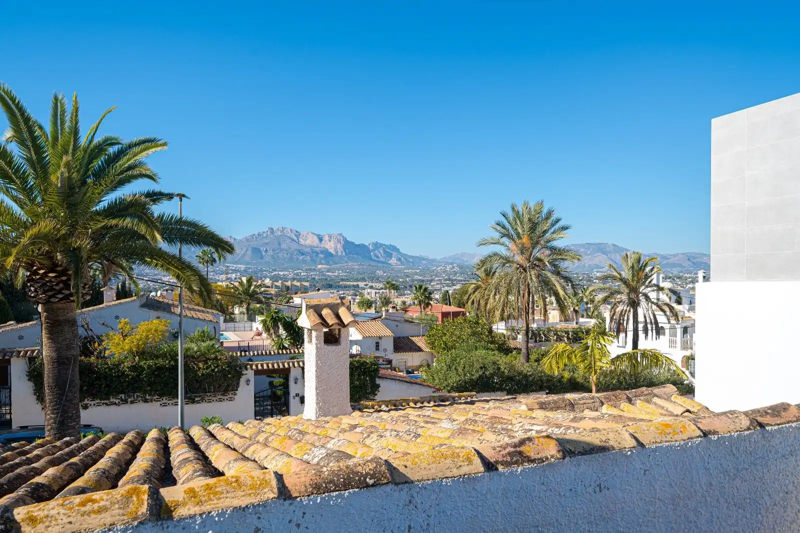 Vista exterior de Casa o xalet en venda en L'Alfàs del Pi amb Aire condicionat, Calefacció i Traster