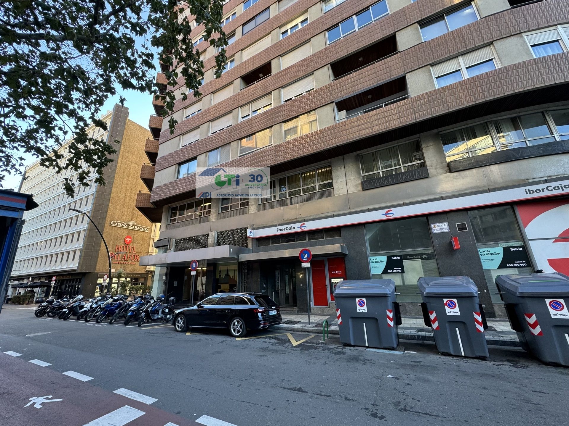 Vista exterior de Local en venda en  Zaragoza Capital