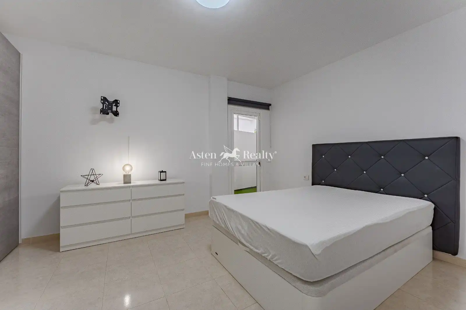 Habitación de Piso en venta en Arona con Terraza, Trastero y Amueblado