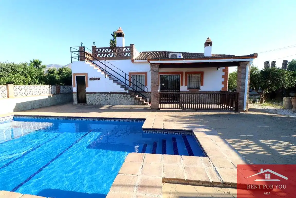 Casa con piscina en alquiler en Centro
