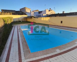 Schwimmbecken von Wohnungen zum verkauf in Malpartida de Cáceres mit Terrasse, Schwimmbad und Balkon