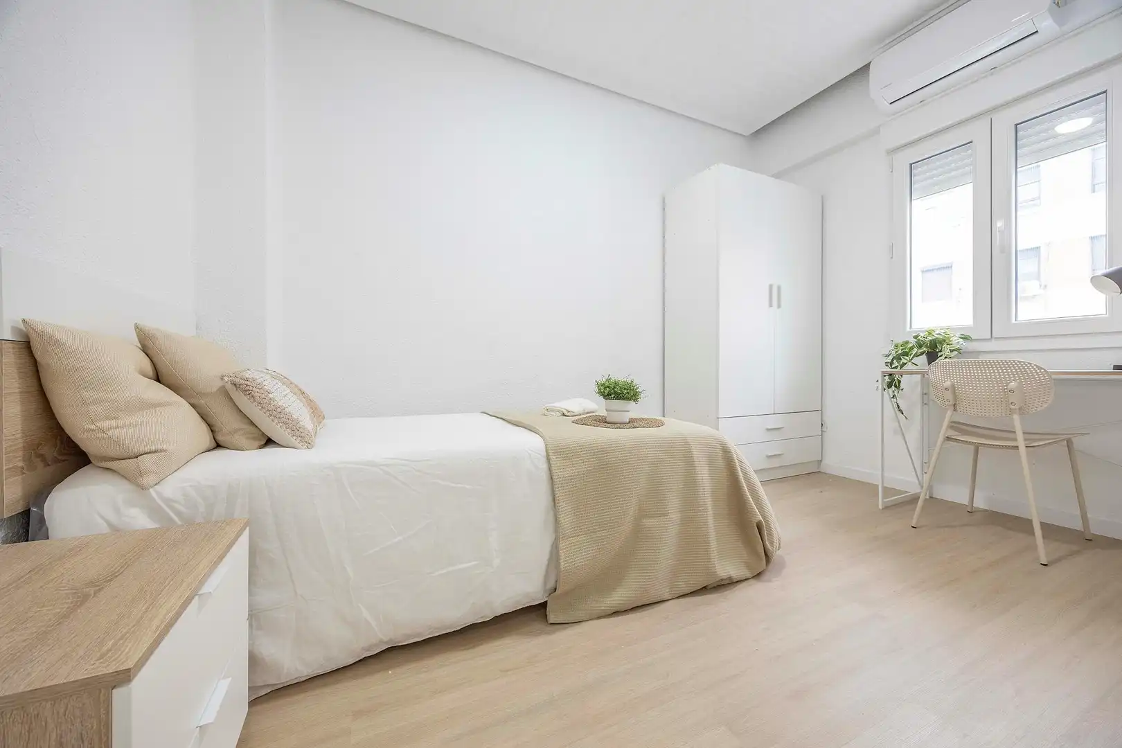 Habitación de Piso para compartir en Valencia con Aire acondicionado, Calefacción y Amueblado