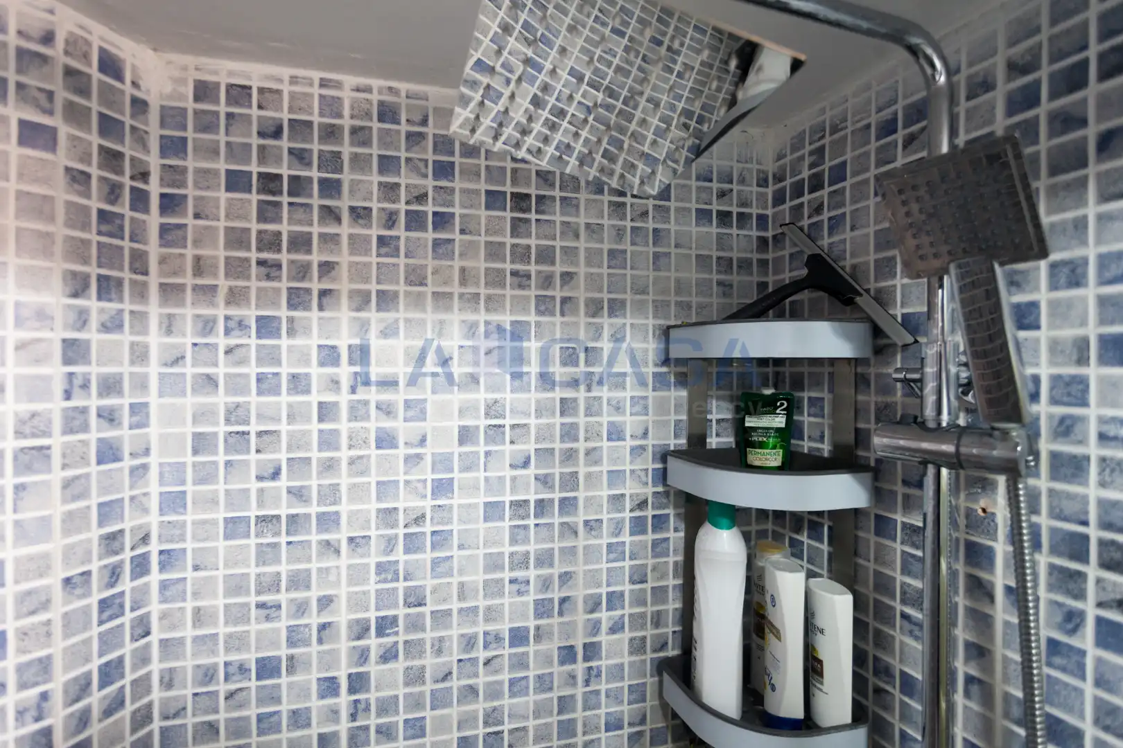 Badezimmer von Erdgeschoss zum Verkauf in L'Hospitalet de Llobregat mit Möbliert