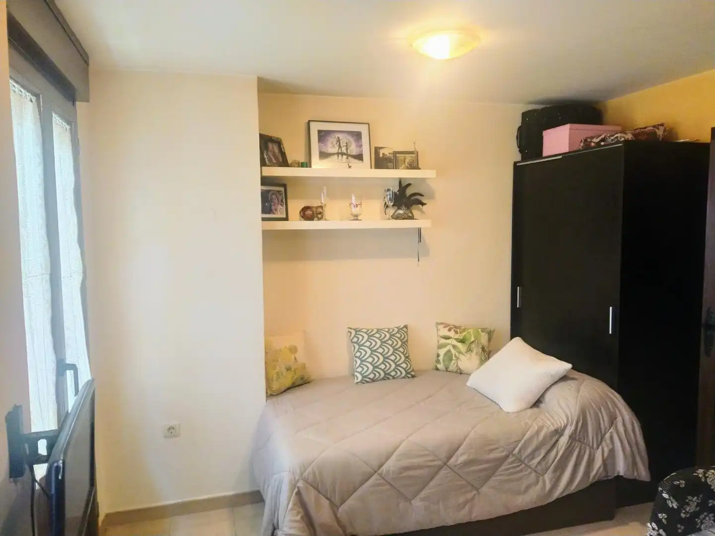 Schlafzimmer von Wohnung zur Miete in Granada mit Heizung, Möbliert und Balkon
