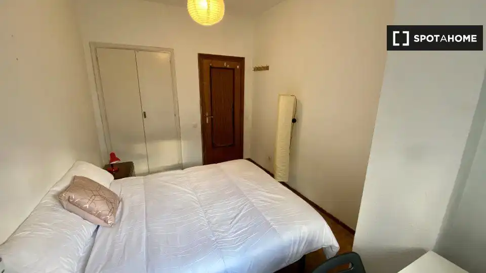 Schlafzimmer von Wohnung zur untervermieten in Madrid mit Klimaanlage und Terrasse