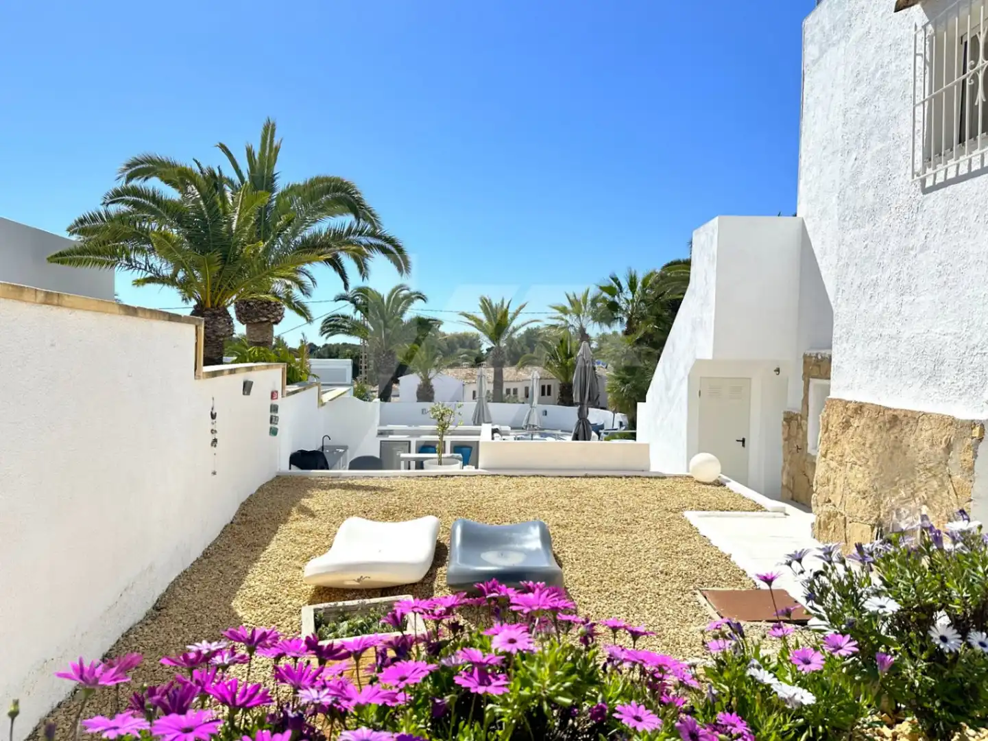 Vista exterior de Casa o xalet en venda en Moraira amb Aire condicionat, Calefacció i Jardí privat