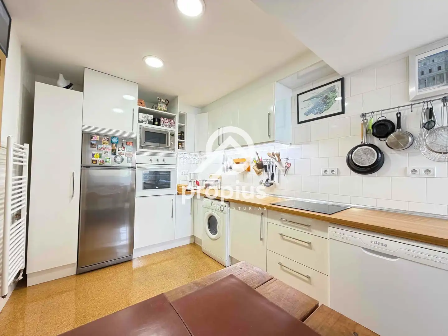 Kitchen of Flat for sale in Oviedo   with Heating, Parquet flooring and Oven