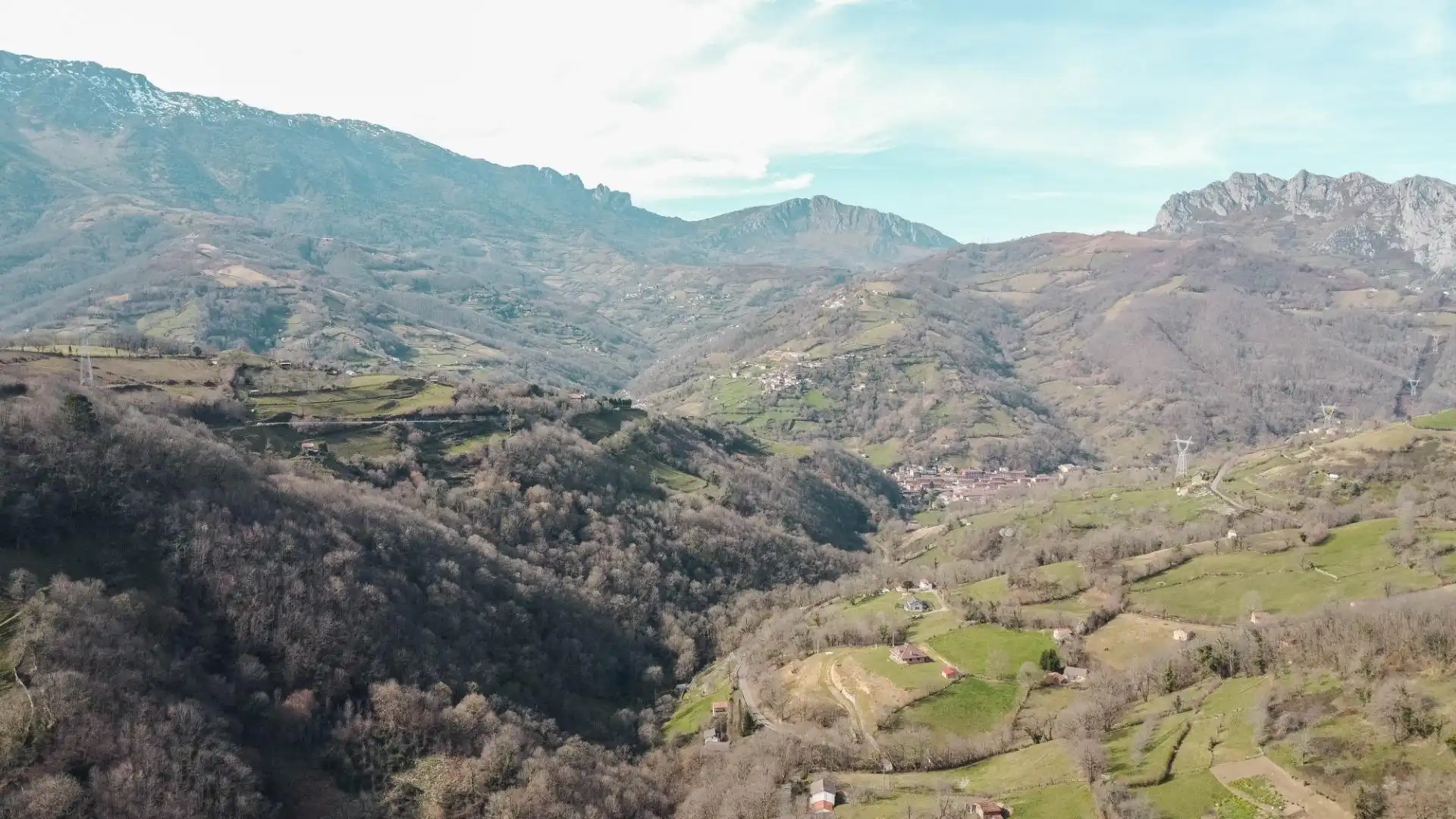 Casa o xalet en venda en Riosa amb Jardí privat
