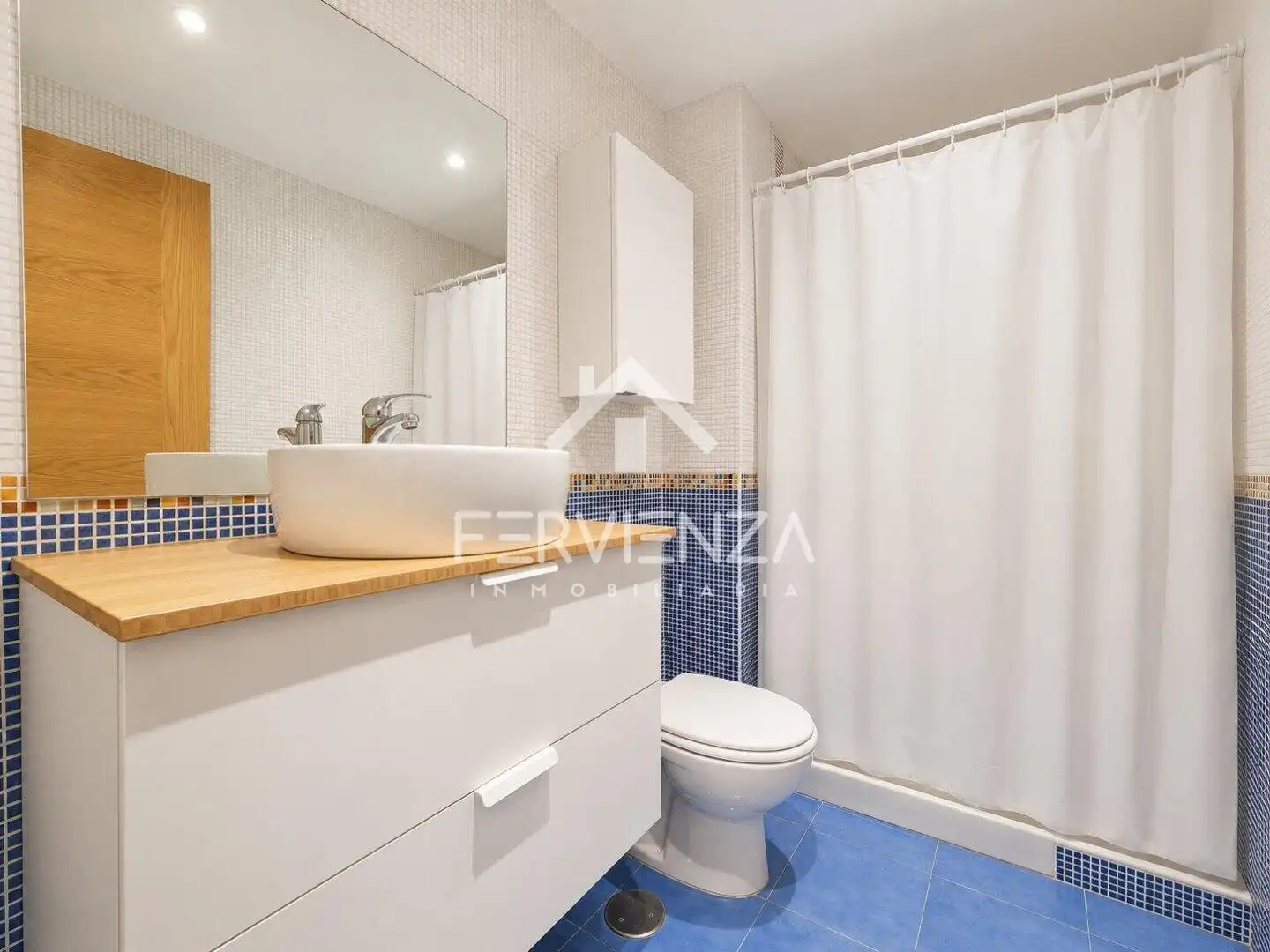 Baño de Piso en venta en Oviedo 