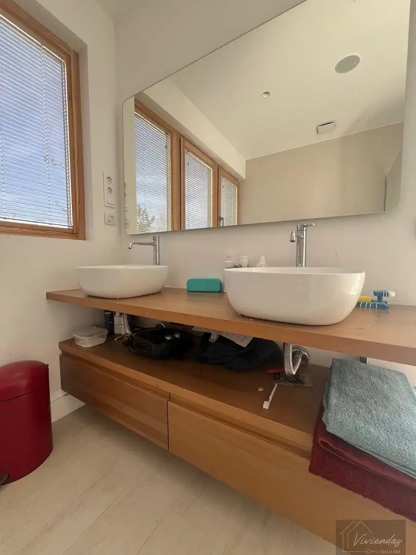 Bathroom of Houses for sale in Villanueva de la Cañada  with Heating, Terrace and Balcony