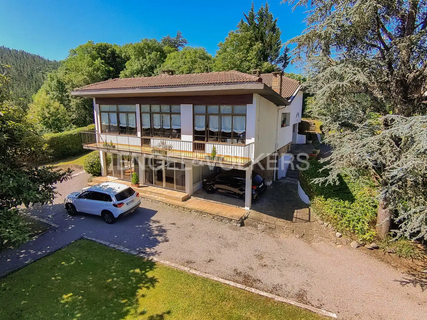 Vista exterior de Casa o xalet en venda en Zaldibar amb Calefacció, Jardí privat i Terrassa
