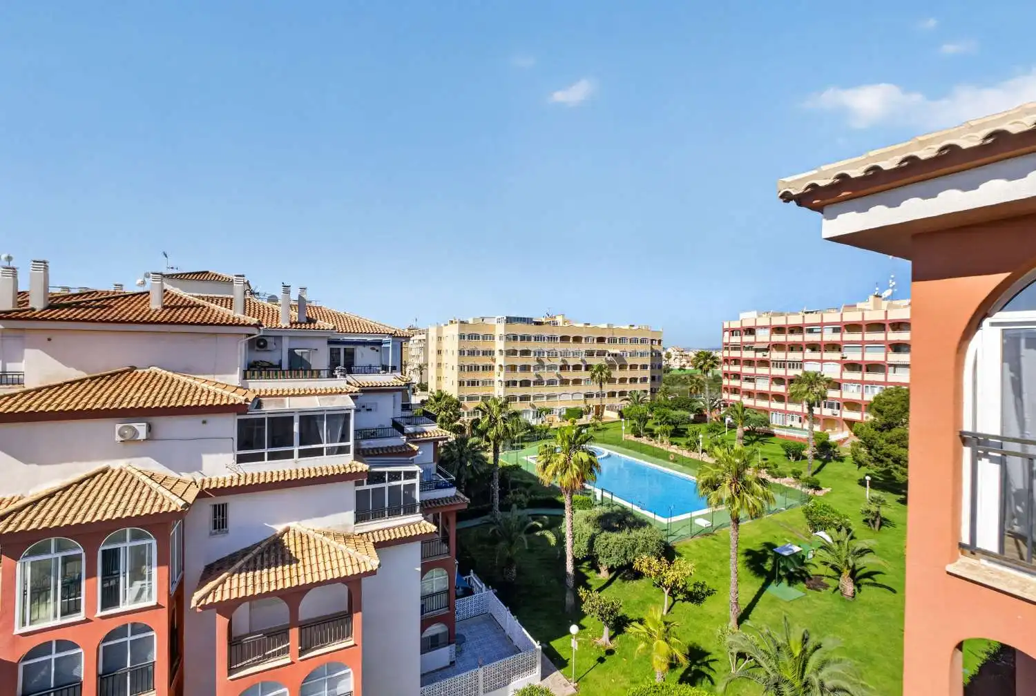 Vista exterior de Apartamento en venta en Torrevieja con Aire acondicionado, Calefacción y Terraza