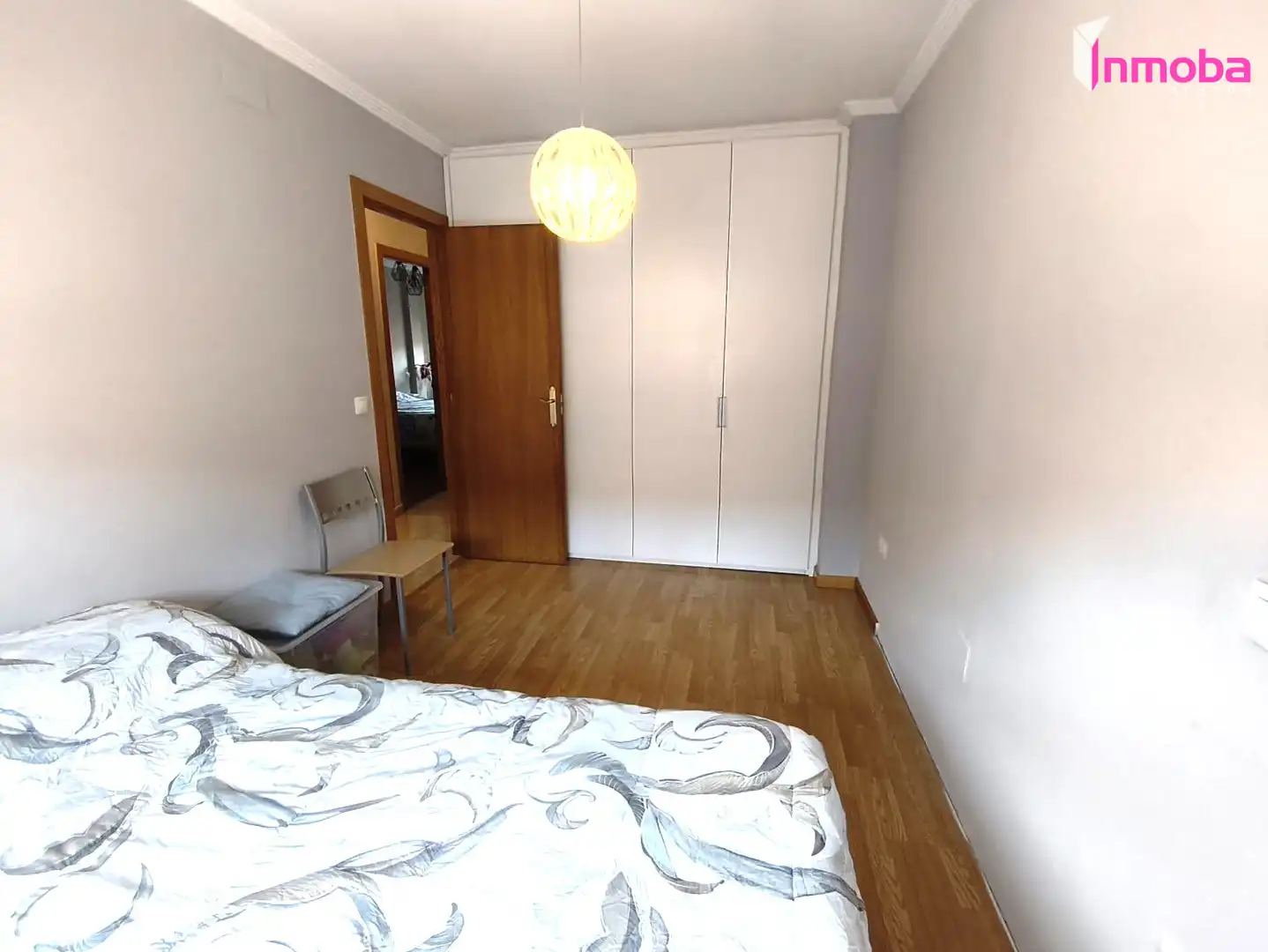 Habitación de Casa adosada en venta en Aranda de Duero con Calefacción y Jardín privado