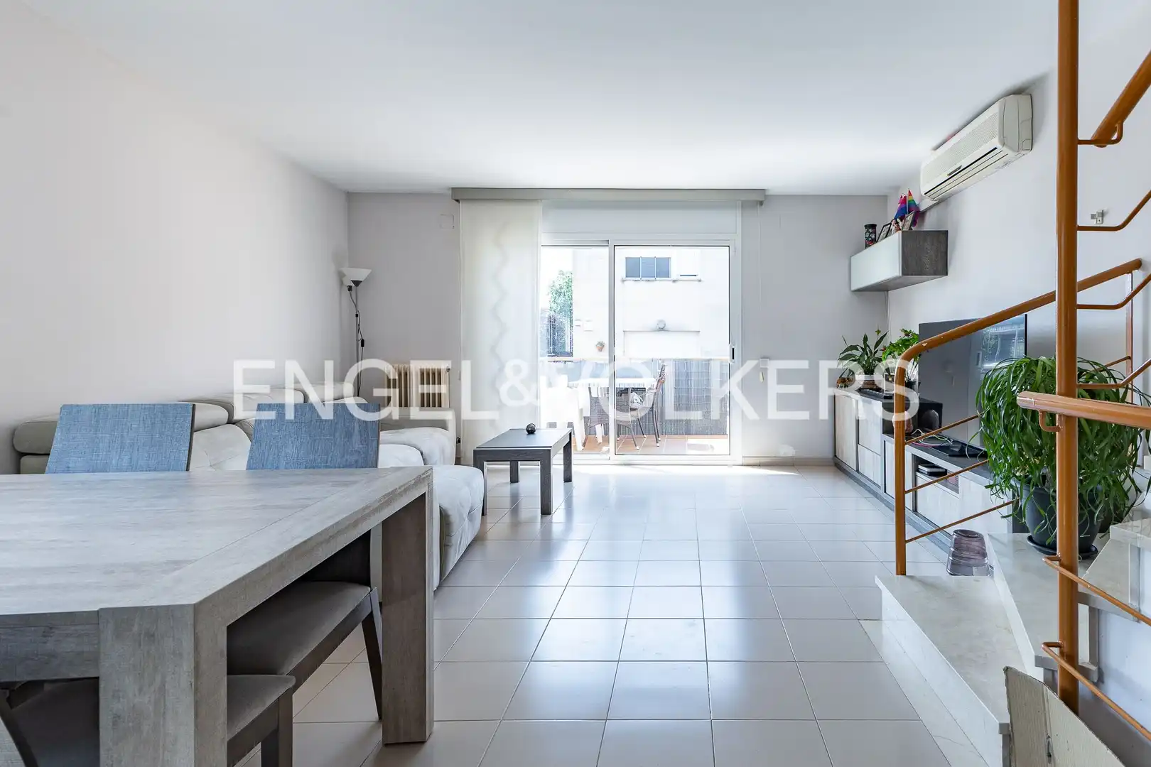 Vista exterior de Casa adosada en venta en Castellar del Vallès con Aire acondicionado, Calefacción y Terraza