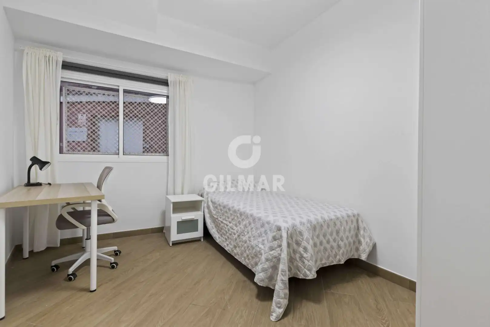 Habitación de Piso en venta en Sevilla con Calefacción y Jardín privado