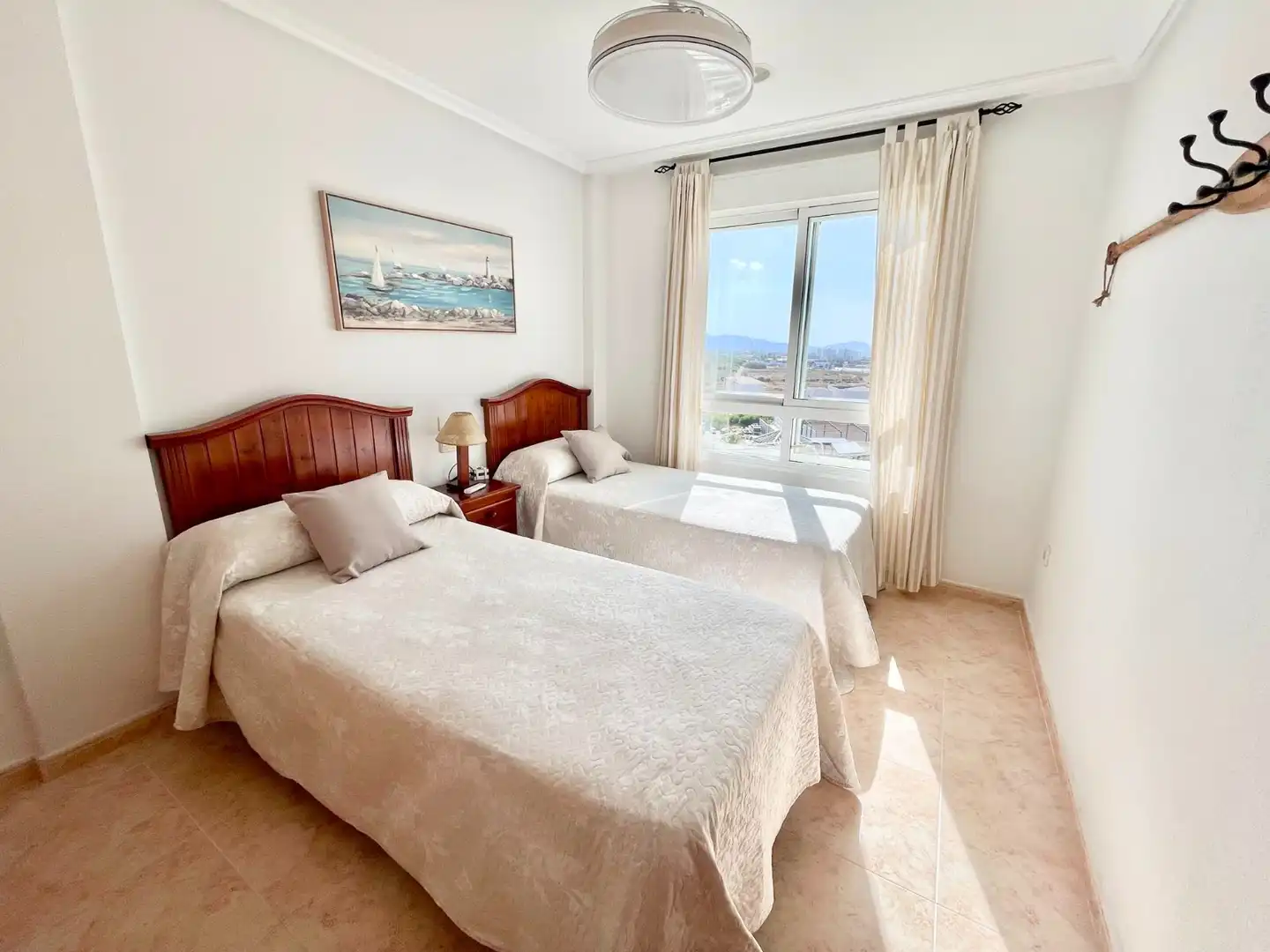 Dormitori de Apartament de lloguer en Cartagena amb Aire condicionat, Piscina i Moblat