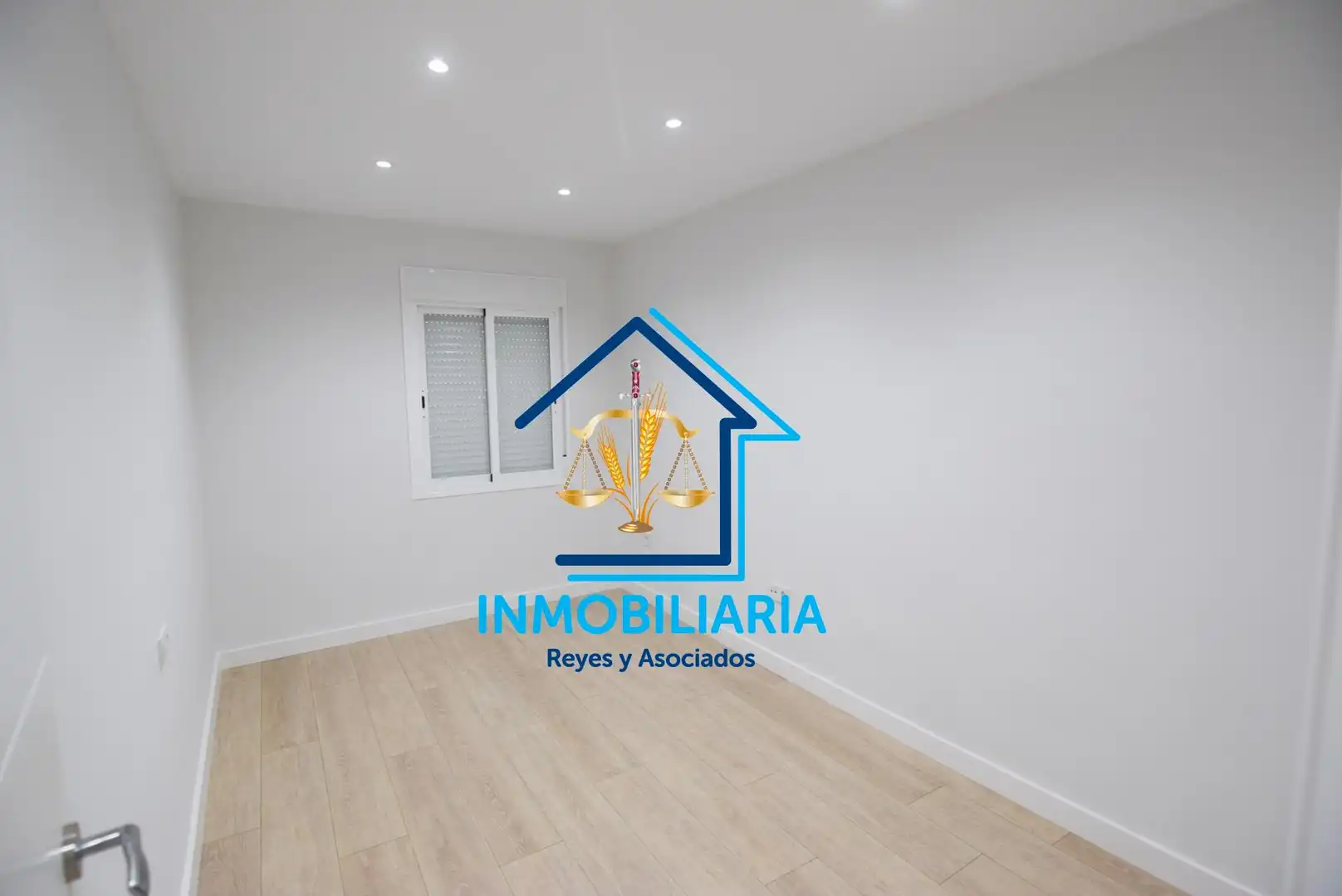 Flat for sale in Córdoba  with Air Conditioner and Heating