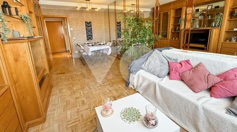 Foto 3 de Piso en venta en De Budapest, Rosas - Musas, Madrid Capital