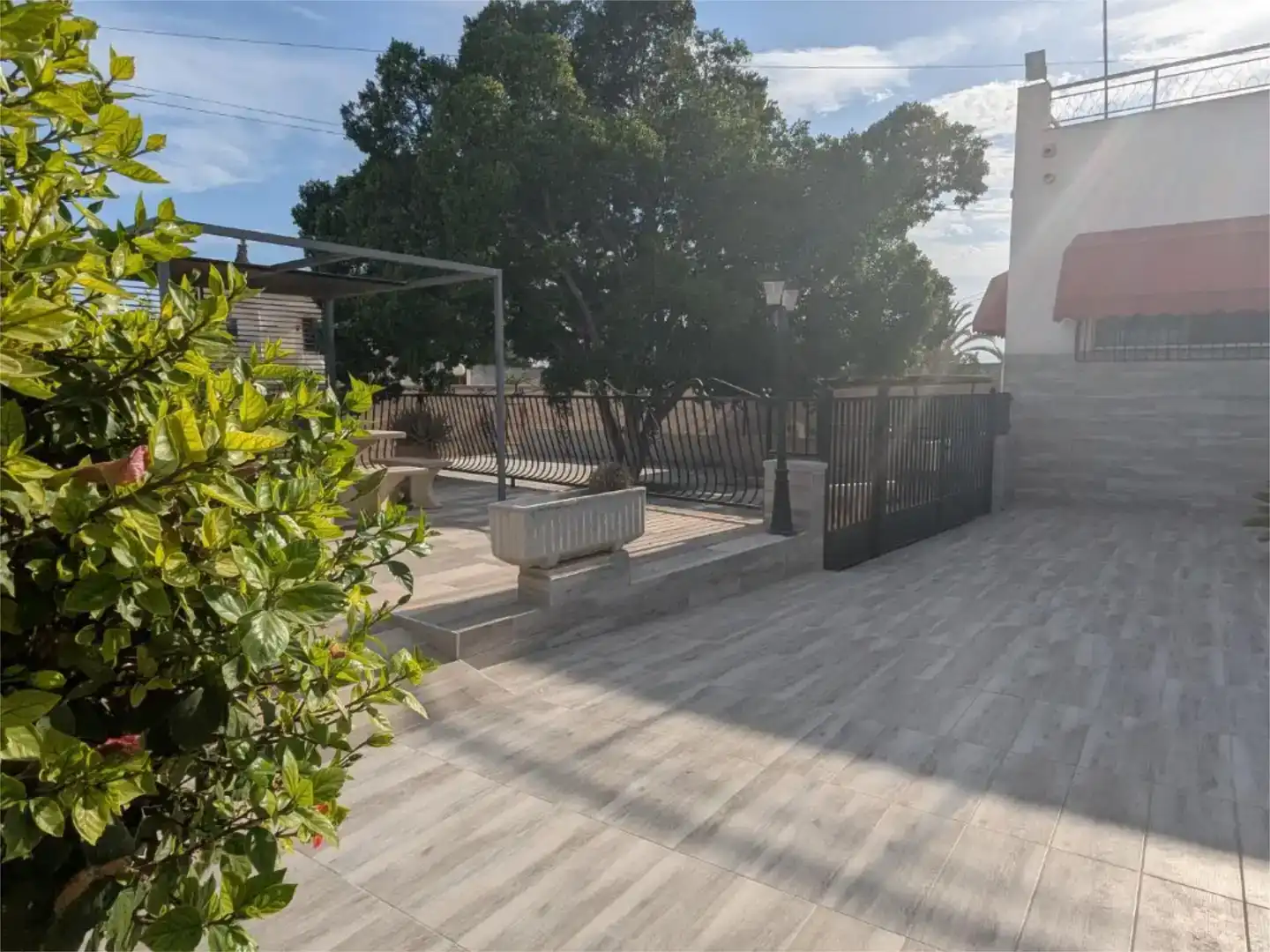 Terrasse von Wohnung zum Verkauf in Elche / Elx mit Klimaanlage, Privatgarten und Abstellraum