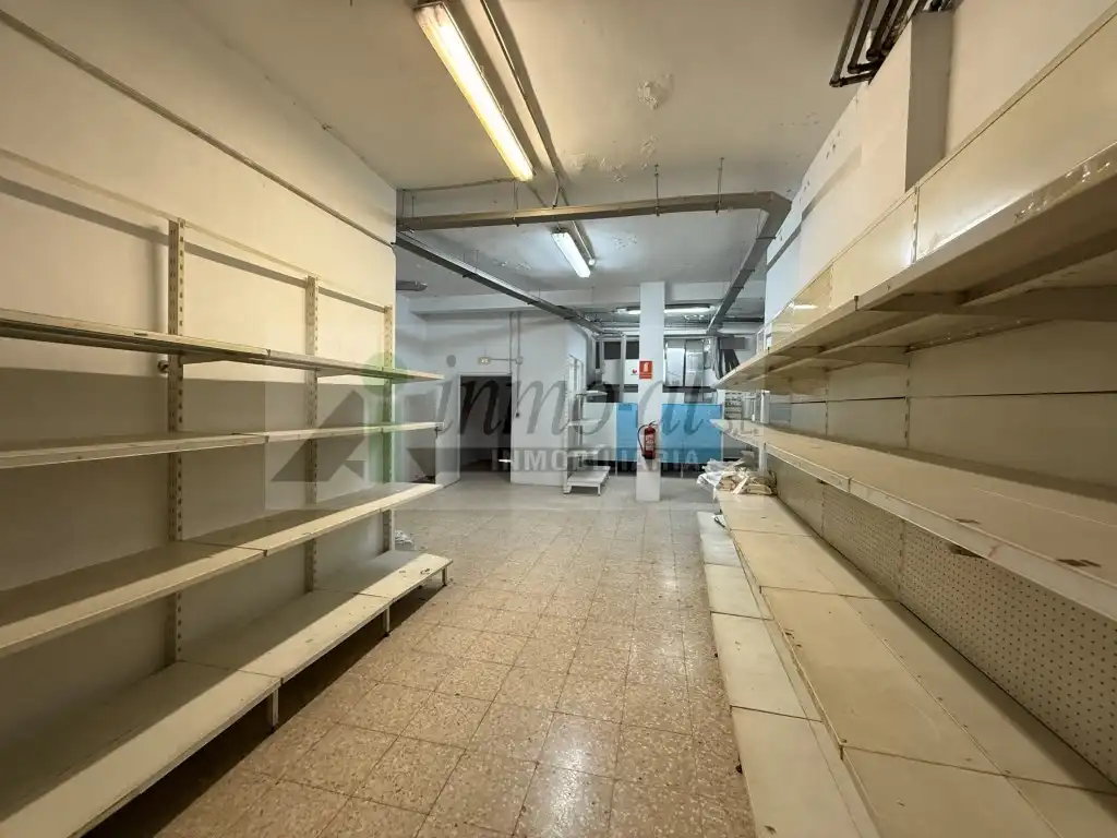 Local comercial de lloguer a Calle Benarabe 10, imagen 8