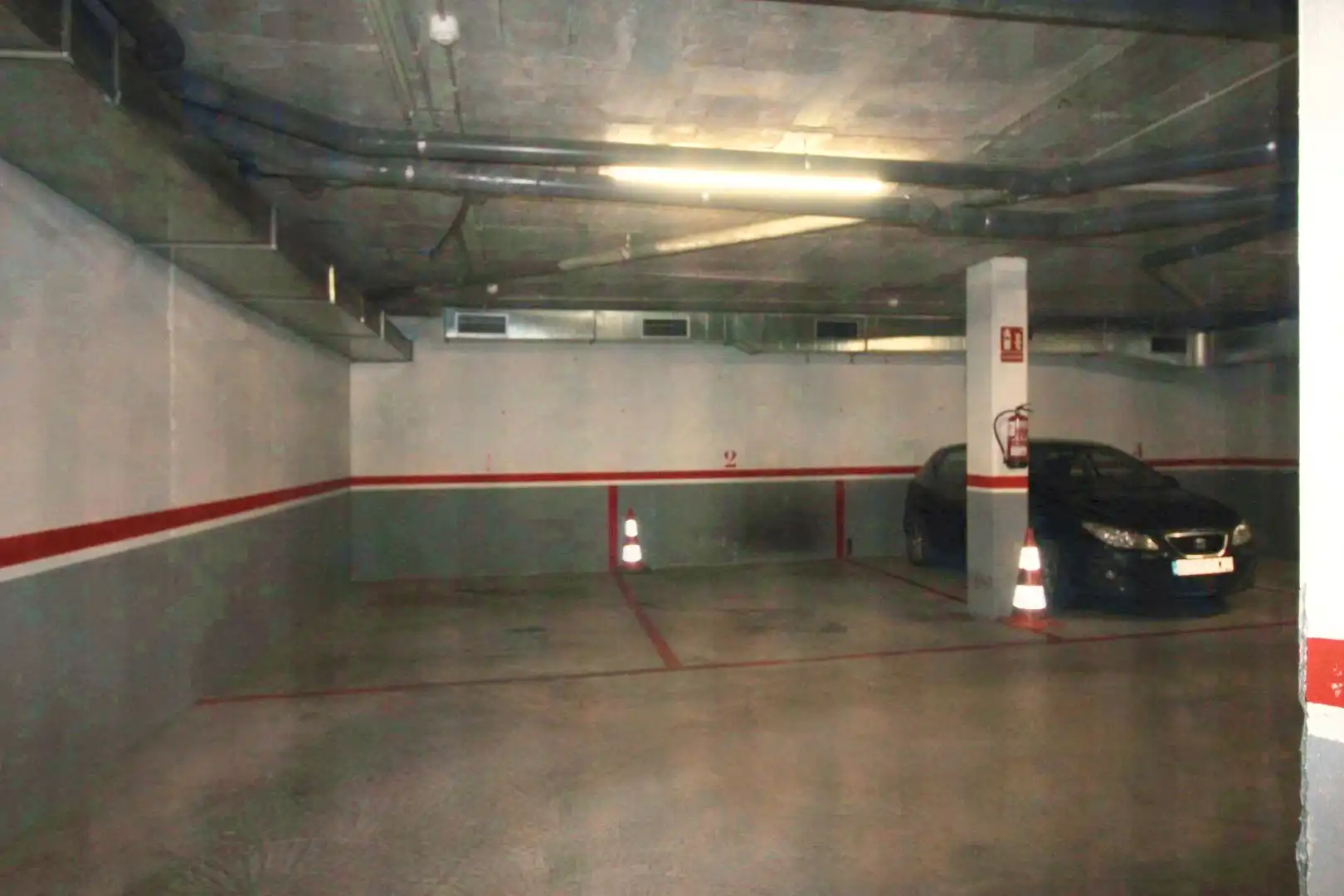 Aparcament de Dúplex en venda en Figueres amb Calefacció i Terrassa