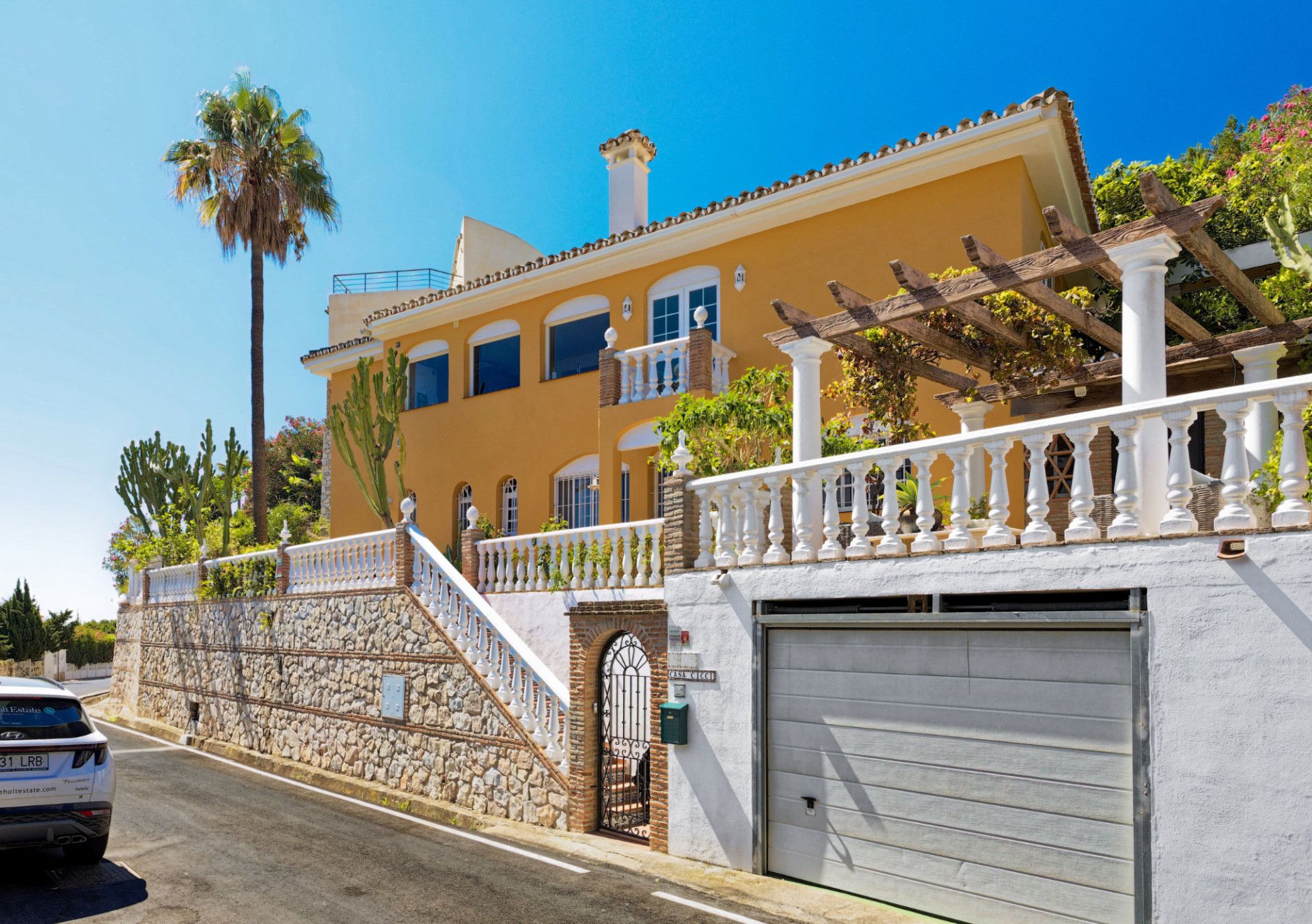 Exterior view of House or chalet for sale in Benalmádena  with Air Conditioner, Private garden and Terrace