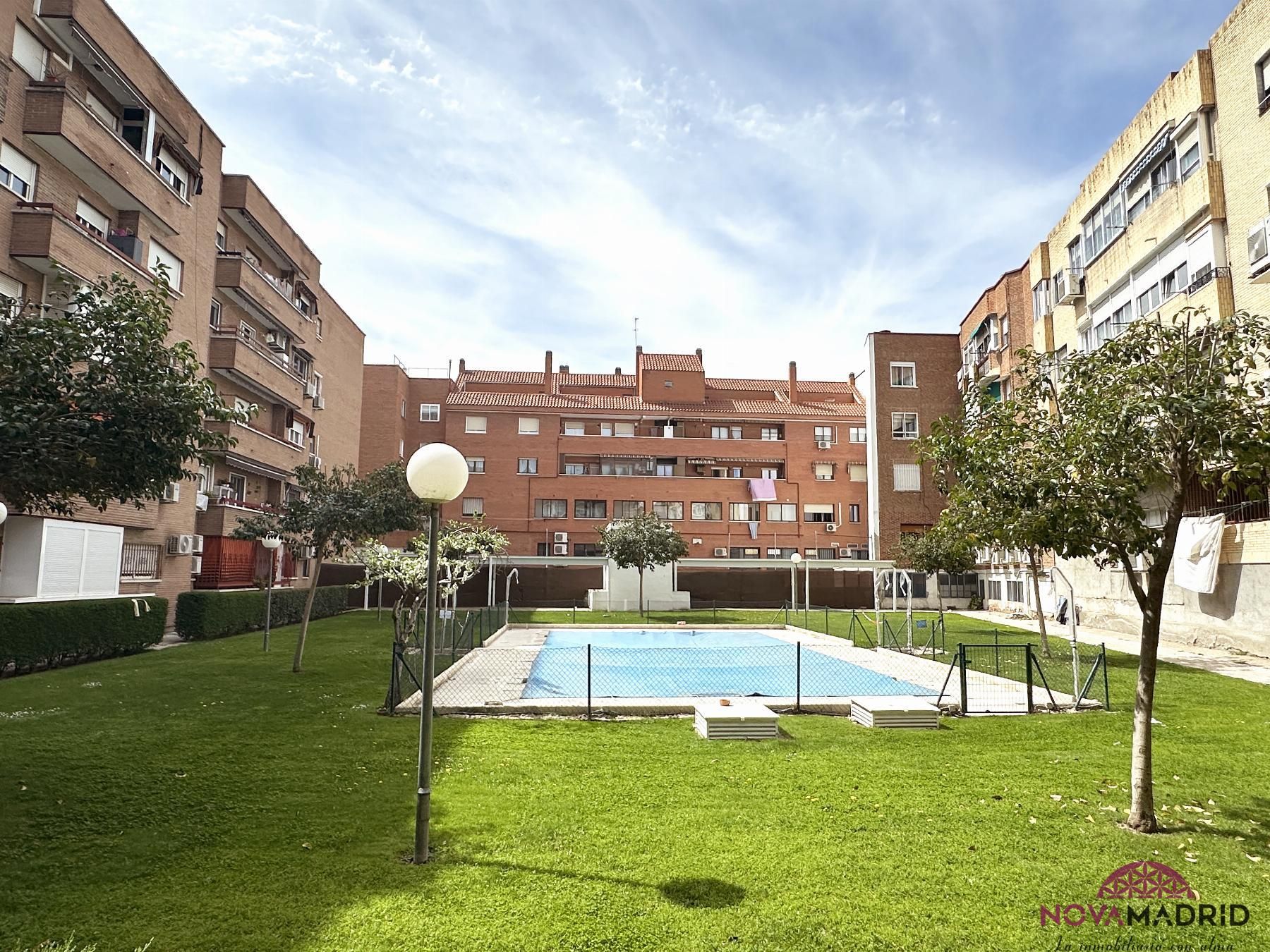 Exterior view of Flat for sale in Leganés  with Air Conditioner, Heating and Parquet flooring