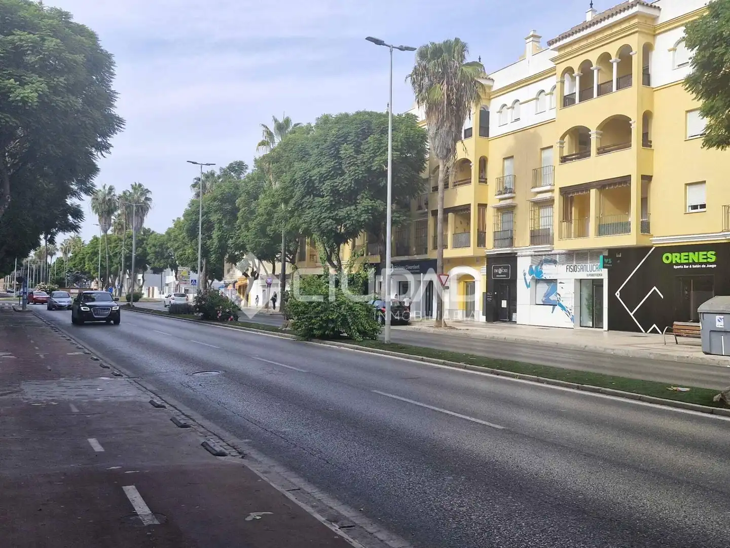 Exterior view of Commercial properties for sale in Sanlúcar de Barrameda