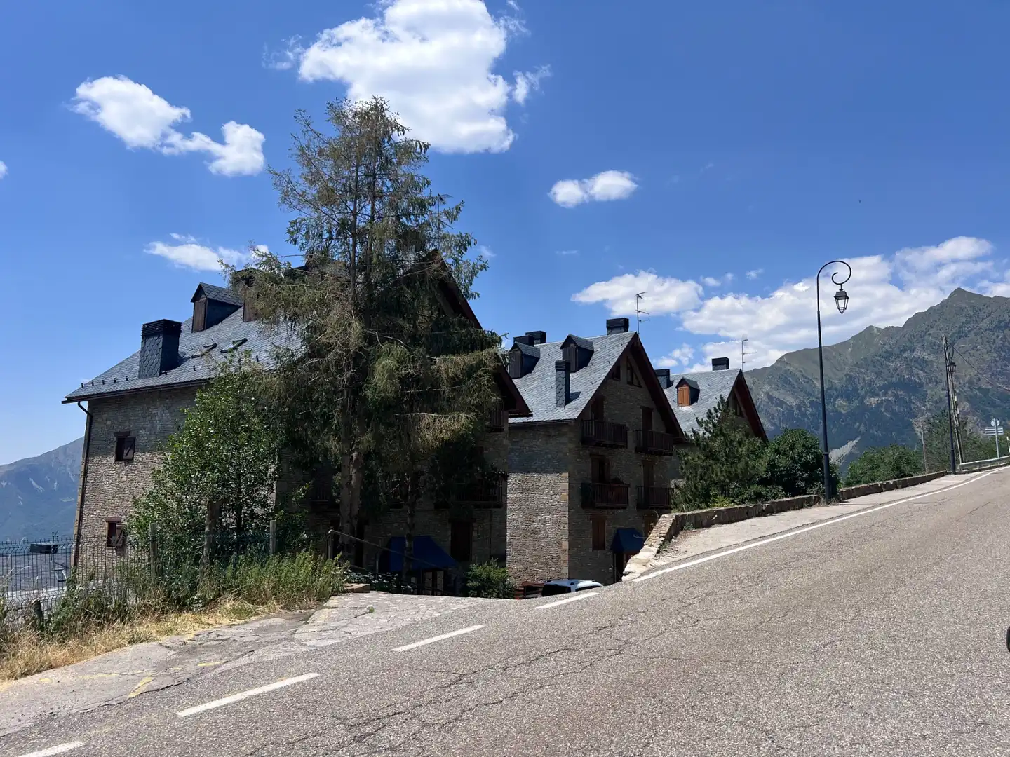 Vista exterior de Pis en venda en La Vall de Boí amb Calefacció, Terrassa i Moblat