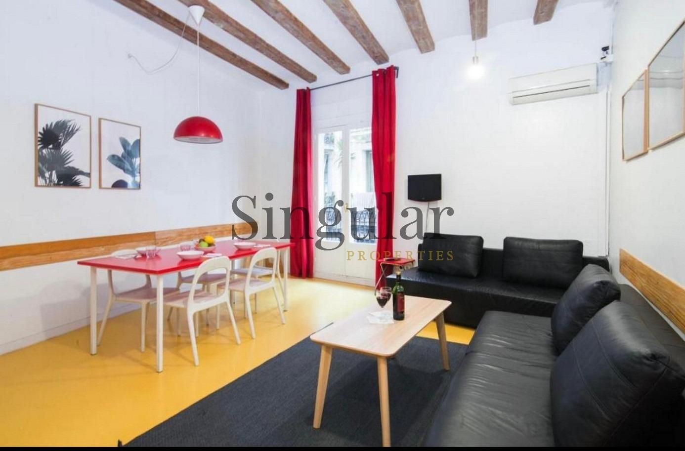 Exterior view of Flat for sale in  Barcelona Capital  with Air Conditioner, Heating and Terrace