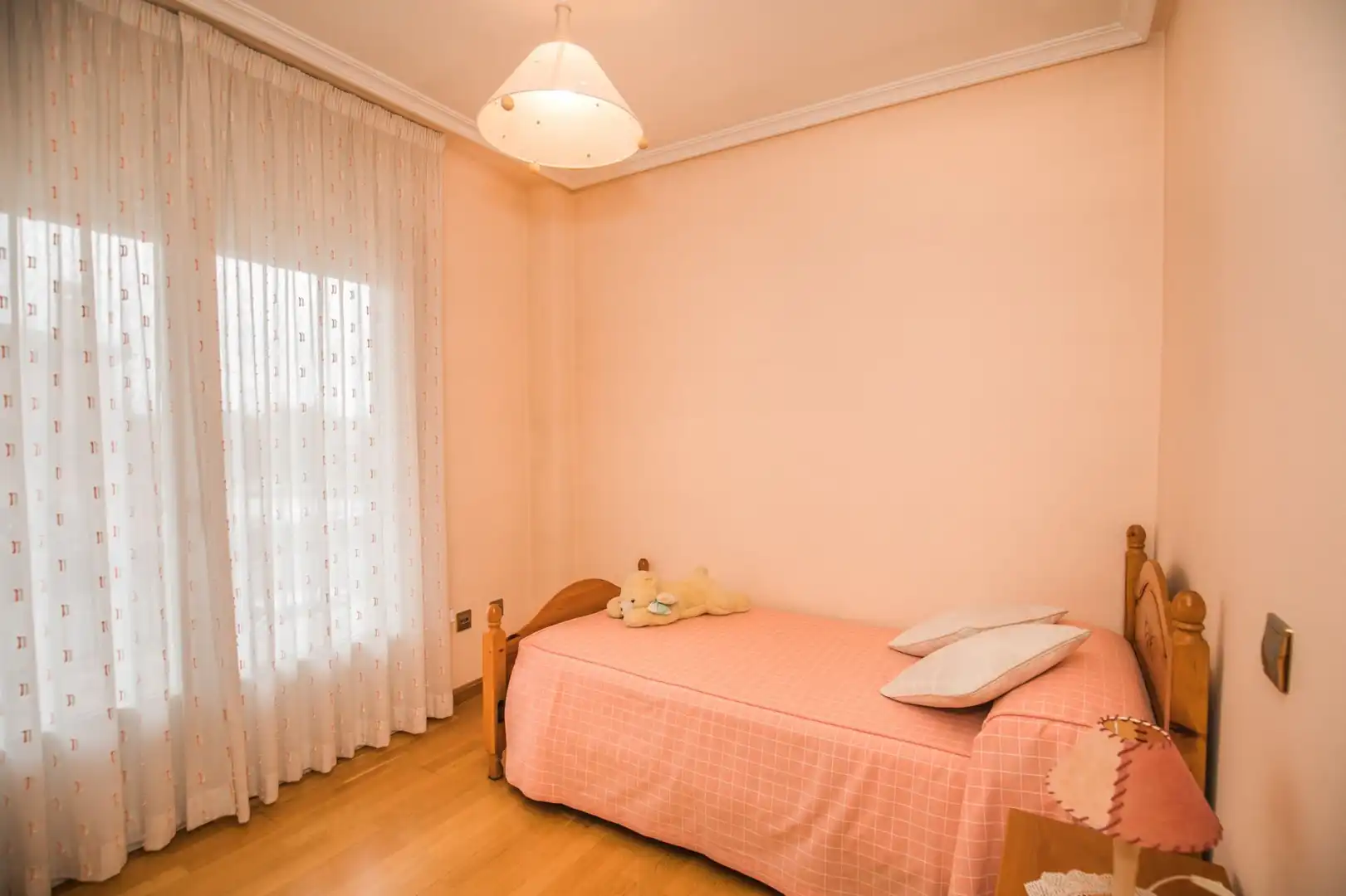 Dormitori de Casa o xalet en venda en Ávila amb Calefacció, Jardí privat i Terrassa