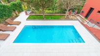 Swimming pool of House or chalet for sale in Sant Cugat del Vallès  with Air Conditioner, Heating and Private garden