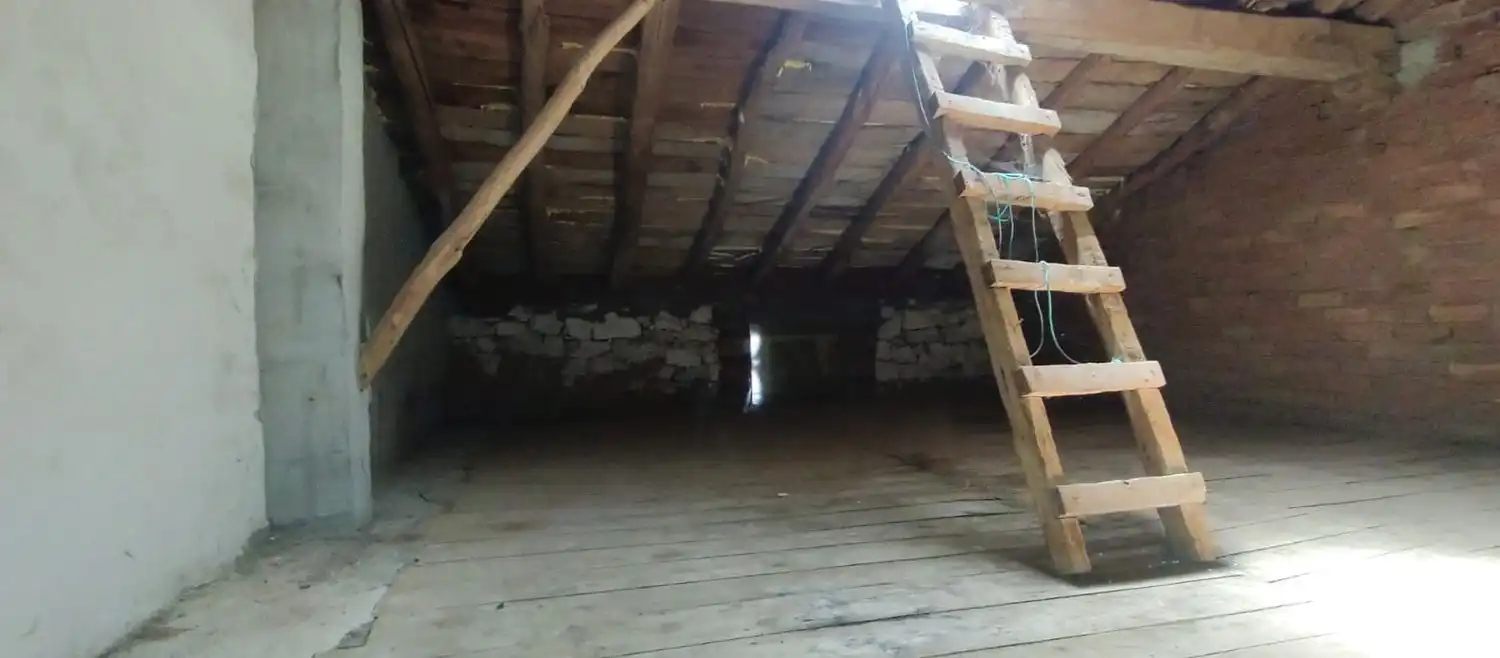 Casa adosada en venda a Escuderos, Campaspero