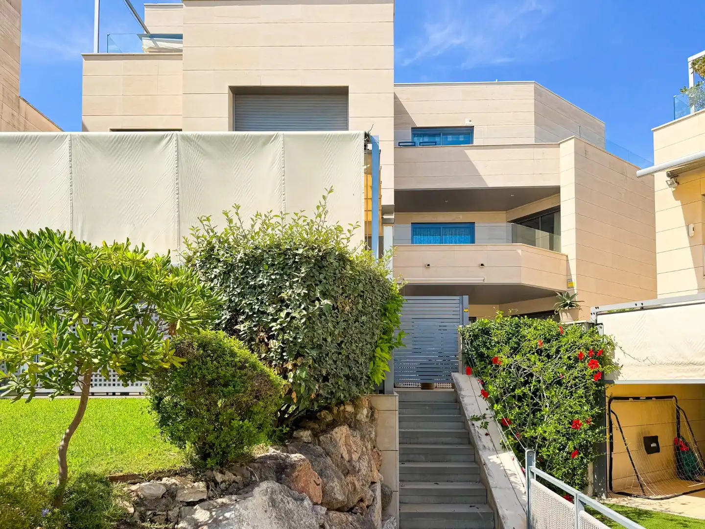 Vista exterior de Casa o chalet en venta en Torredembarra con Aire acondicionado, Calefacción y Jardín privado