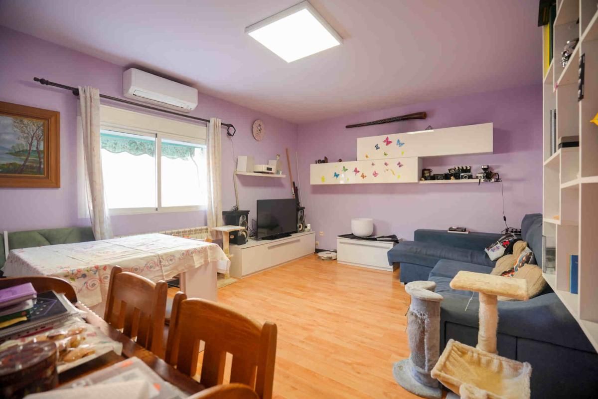 Sala de estar de Piso en venta en  Madrid Capital con Aire acondicionado y Trastero