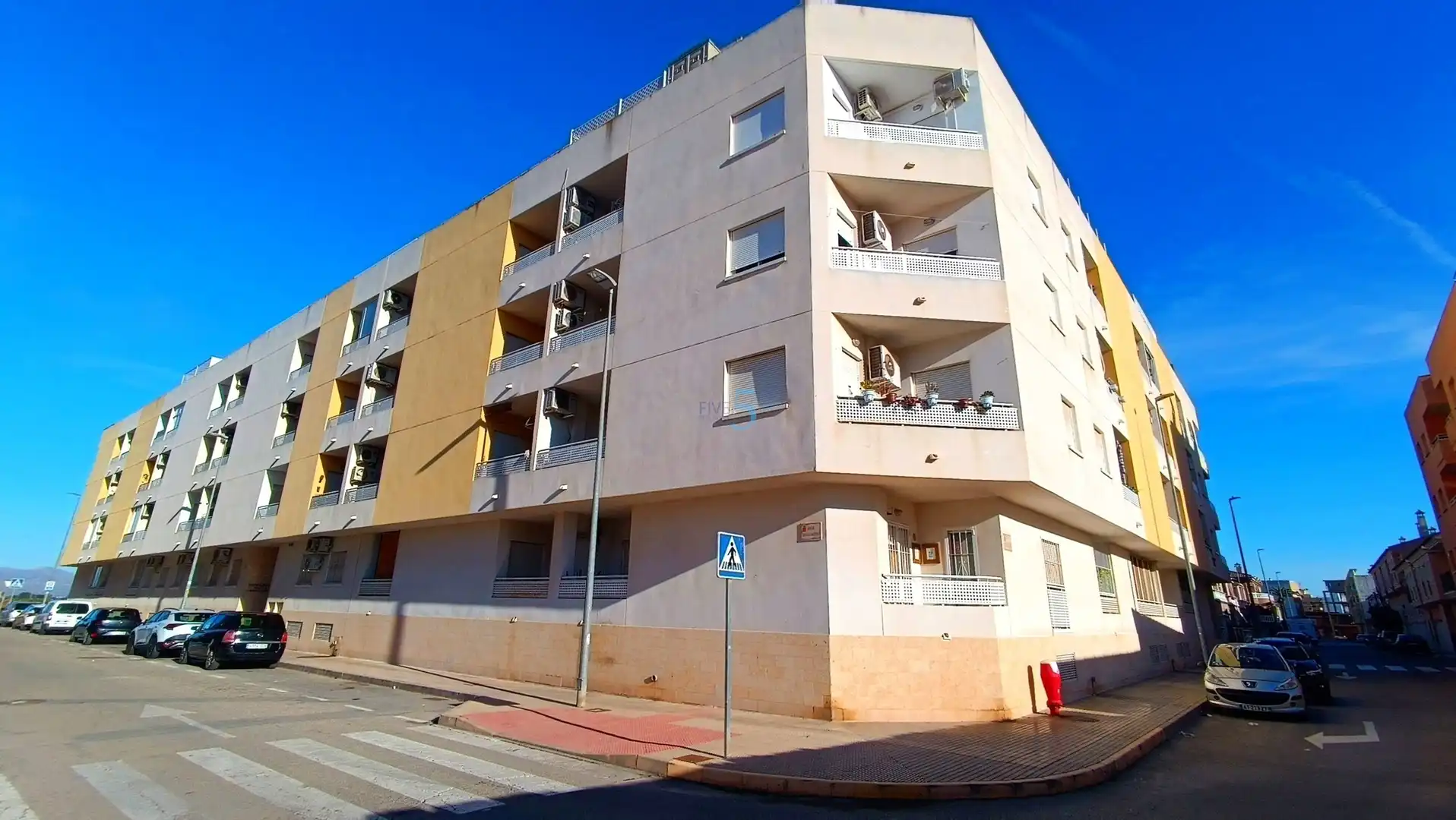 Vista exterior de Piso en venta en Almoradí con Piscina, Amueblado y Piscina comunitaria