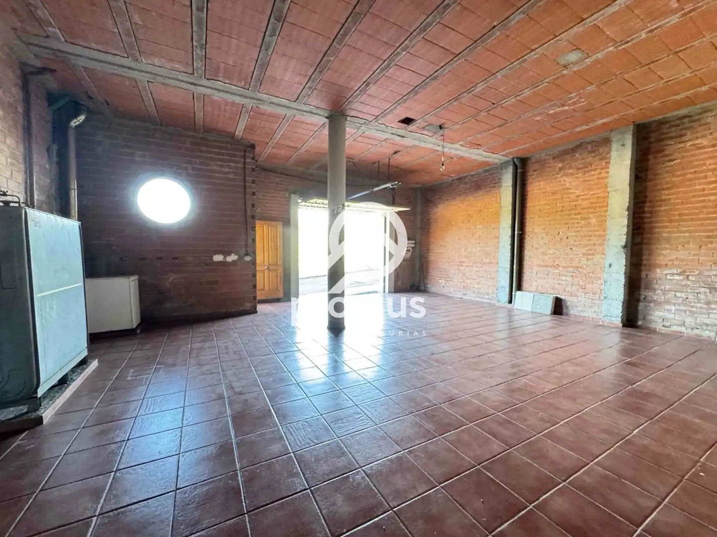 Casa adosada en venta en Piloña con Calefacción, Jardín privado y Parquet